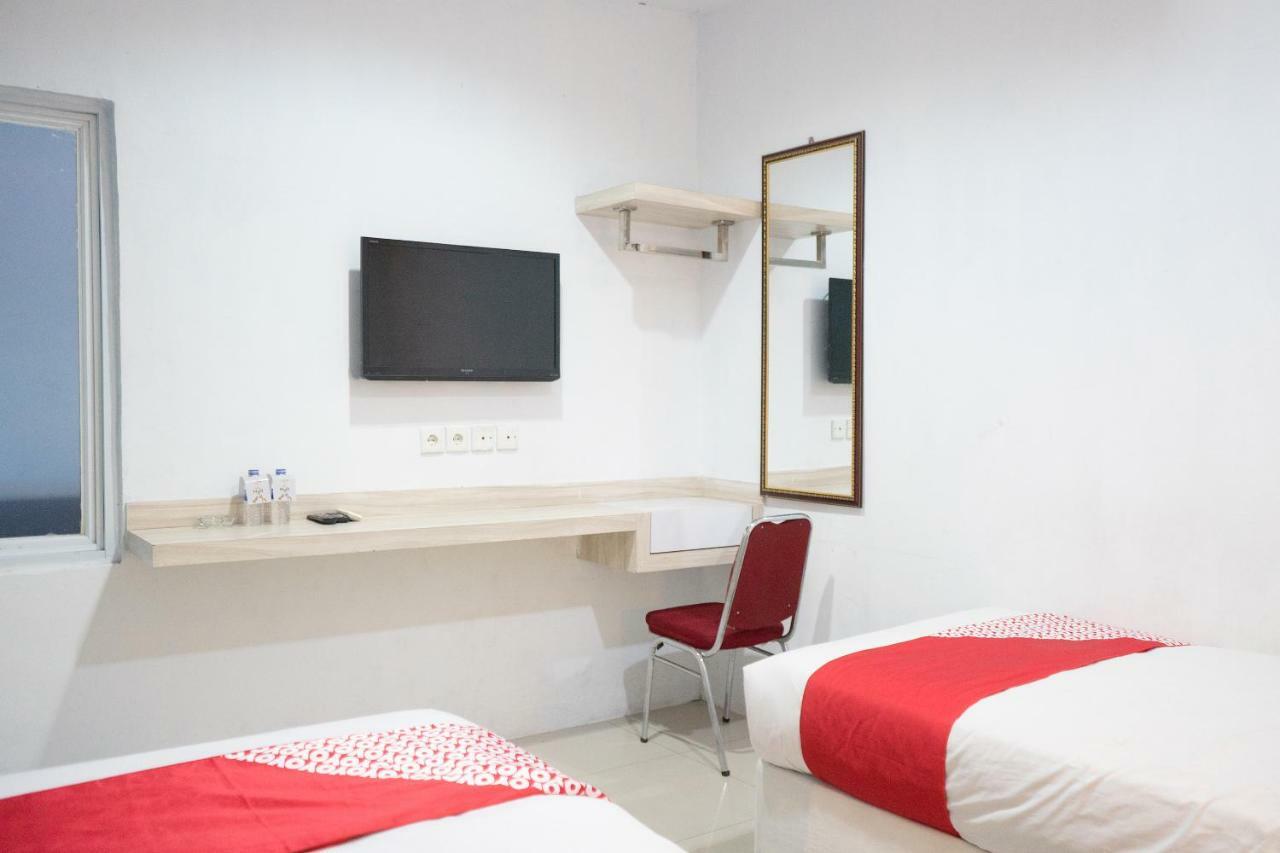 Oyo 1253 Hotel Wisata Jambi Экстерьер фото